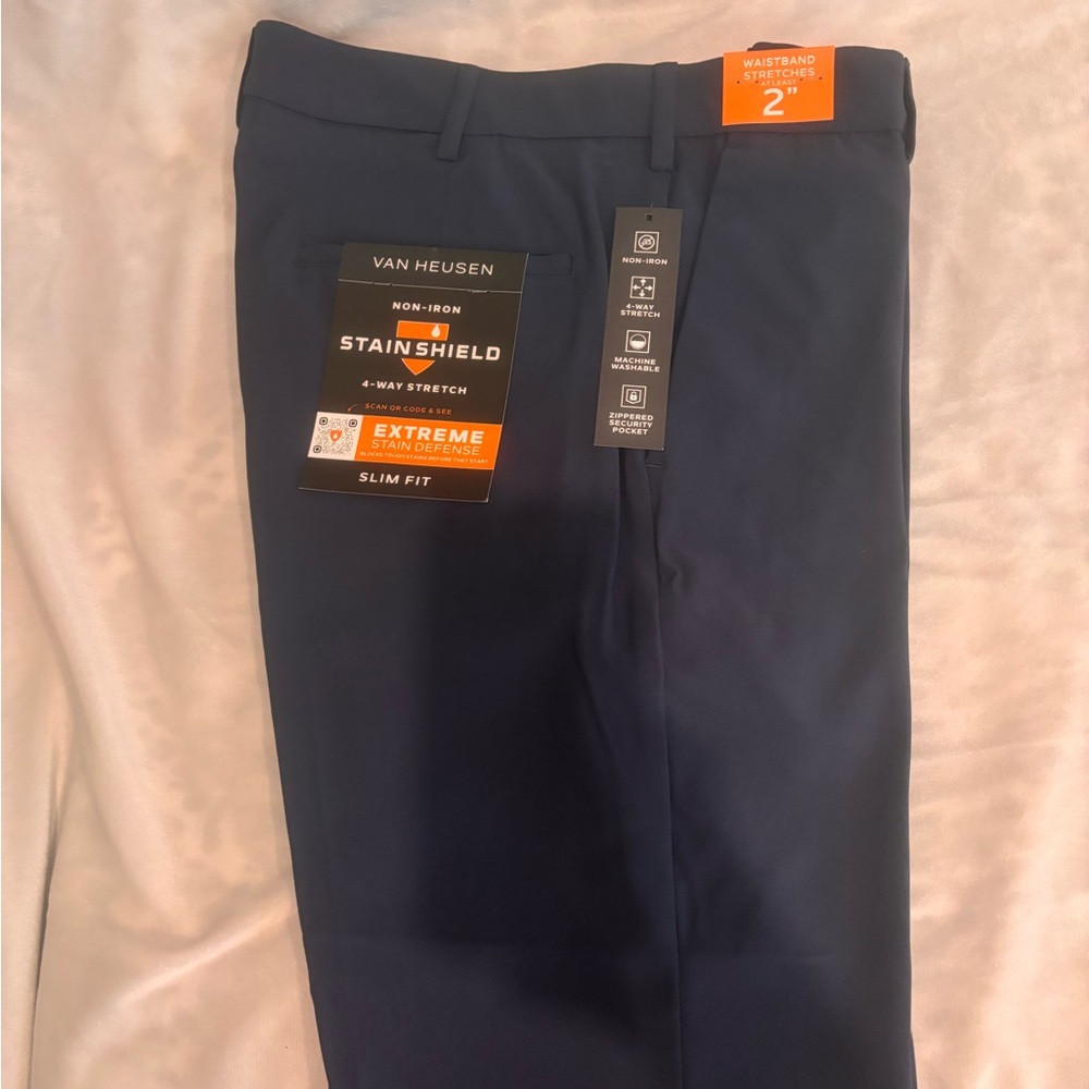 Men’s Van Heusen navy slacks, size 33x32